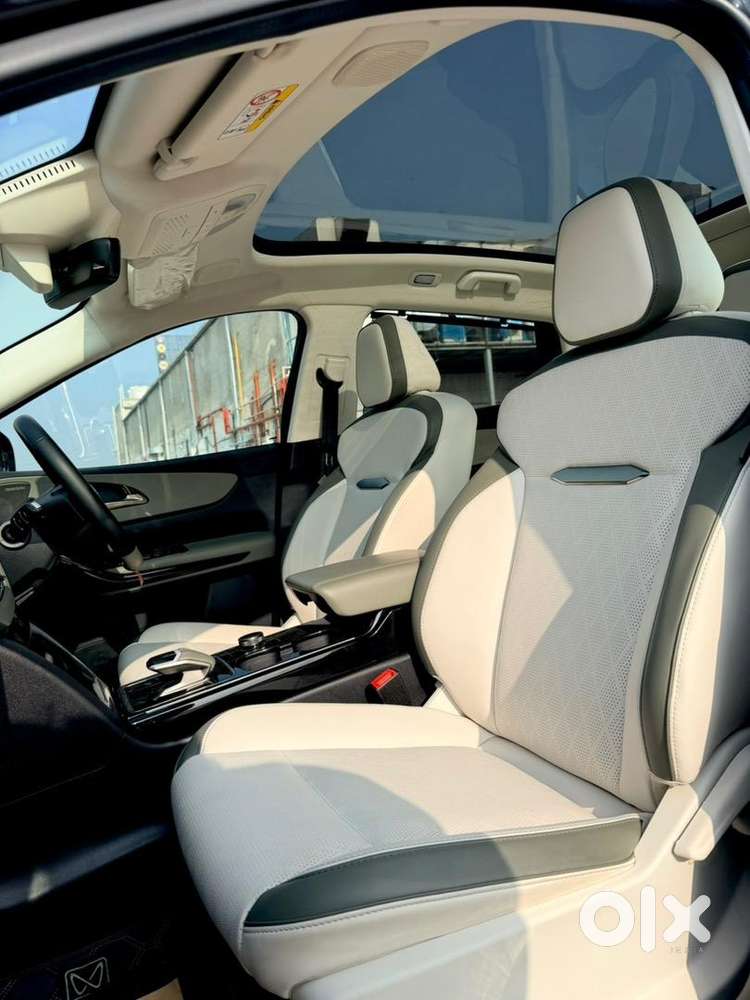 Mahindra Xev 9e 2025 Electric 9900 Km Driven