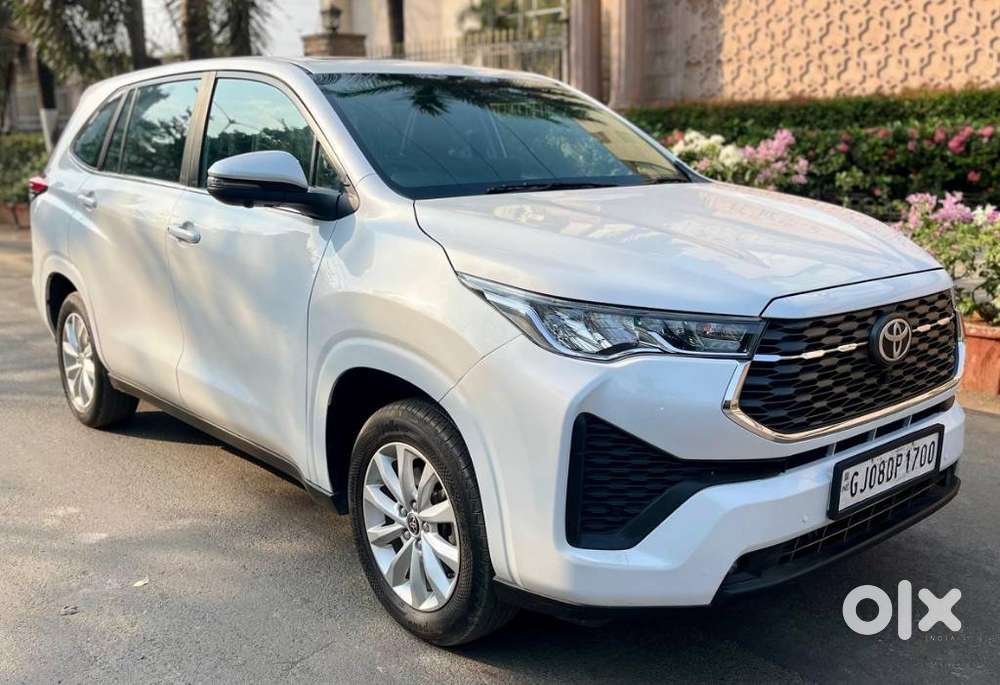 Toyota Innova Hycross, 2025, Petrol