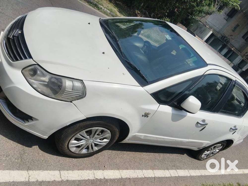 Maruti Suzuki Sx4 Vxi Bsiv, 2013, Petrol