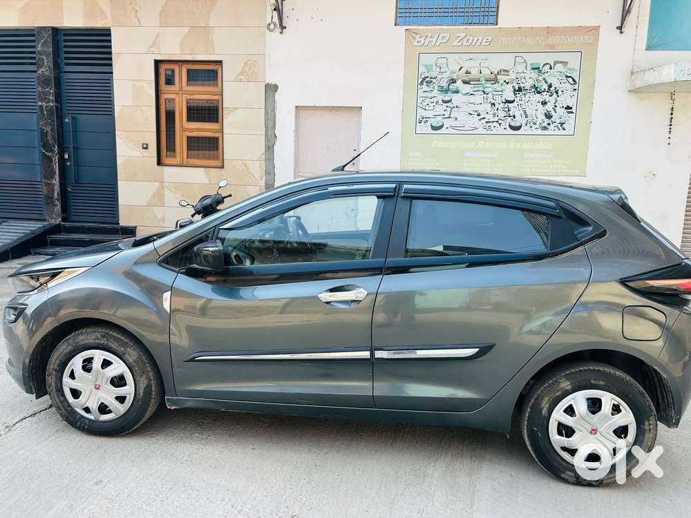 Tata Altroz 1.2 Xe Plus Petrol, 2024, Petrol