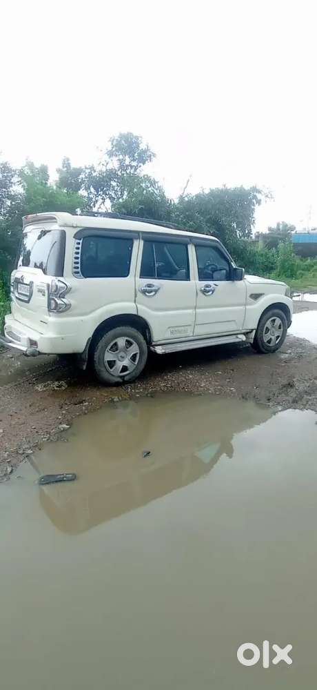 Mahindra Scorpio 2017 Diesel Well Maintained