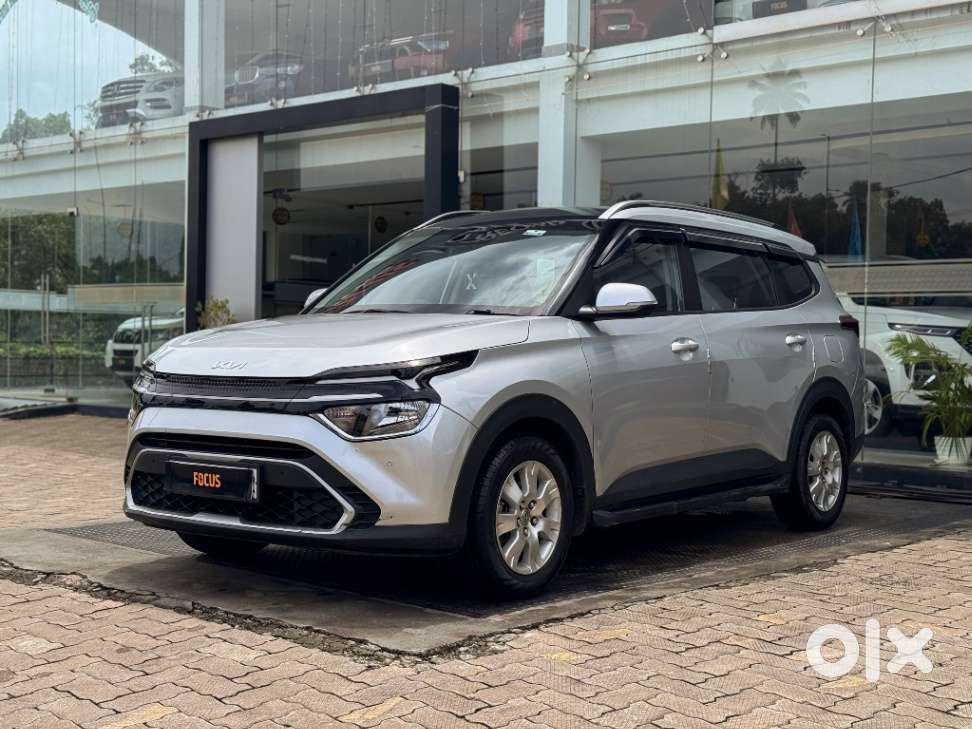 Kia Carens, 2023, Petrol