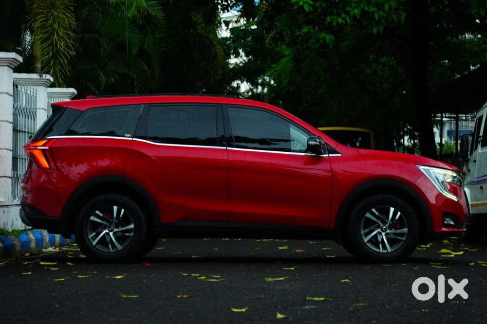 Mahindra Xuv700 2.0 Ax 5 Petrol At Str, 2022, Petrol