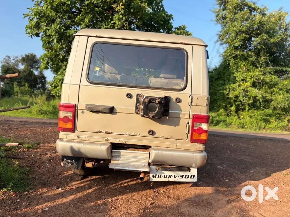 Car 7 Seater Bolero