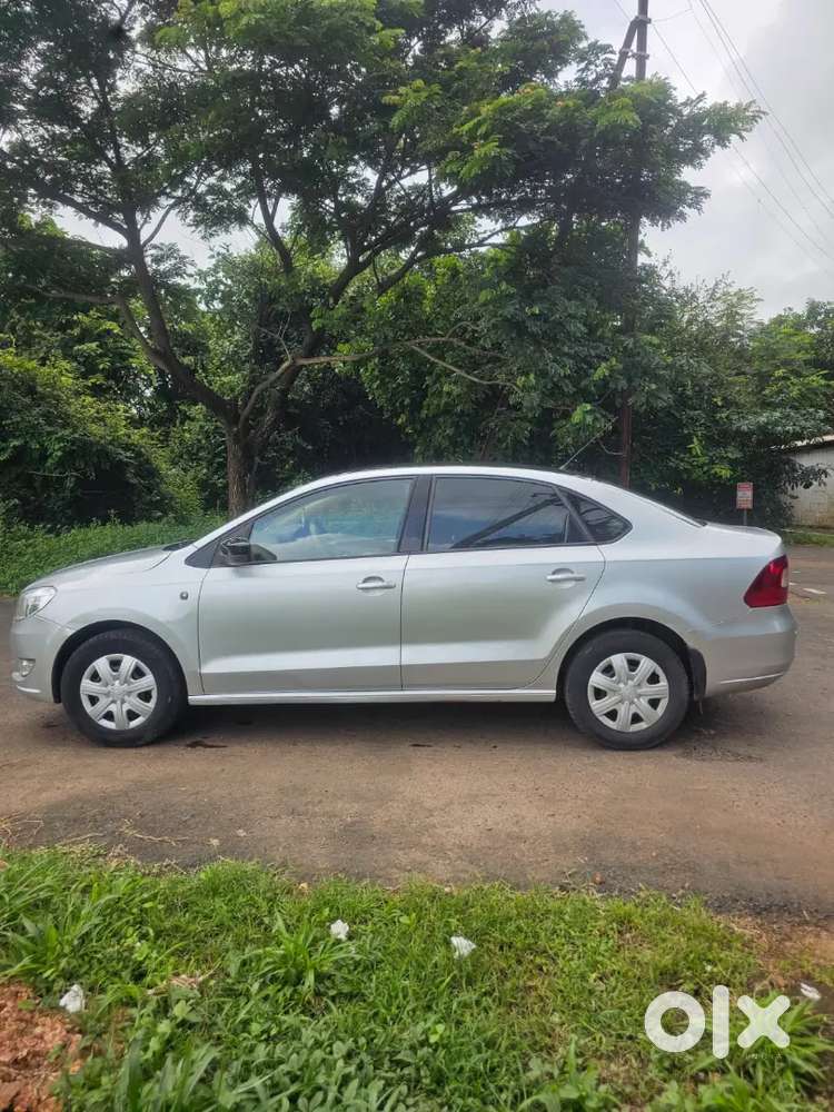 Skoda Rapid Elegance 2012