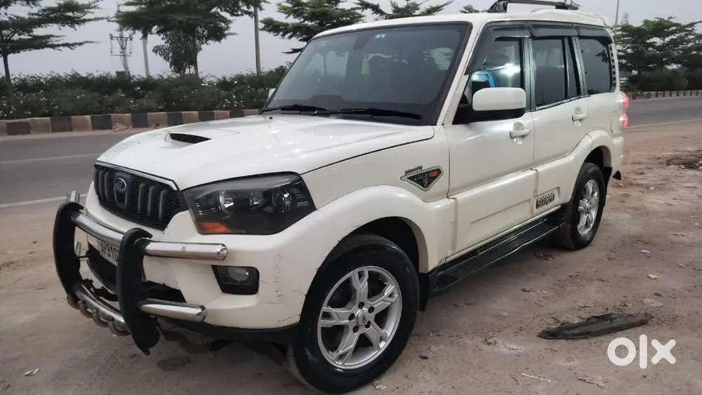 Mahindra Scorpio S10 2017 Diesel 110000 Km Driven