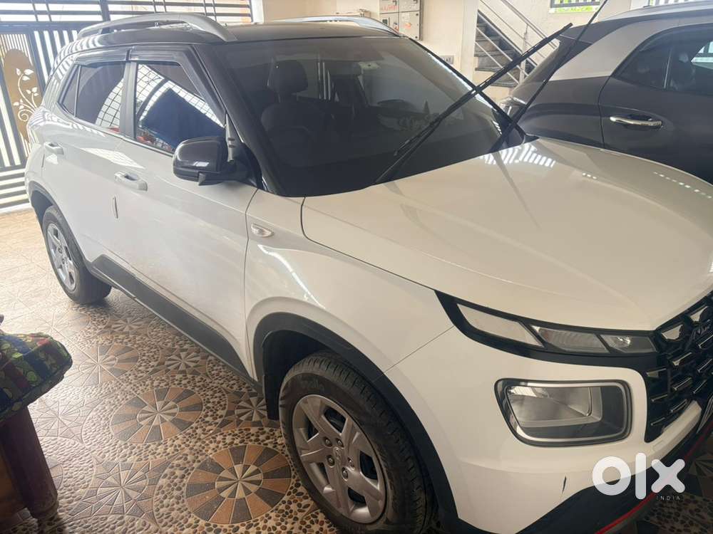 Hyundai Venue Petrol 2022