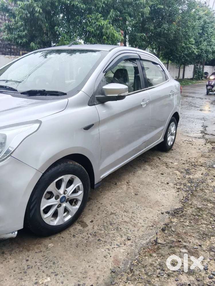 Ford Aspire Titanium Blu 2017