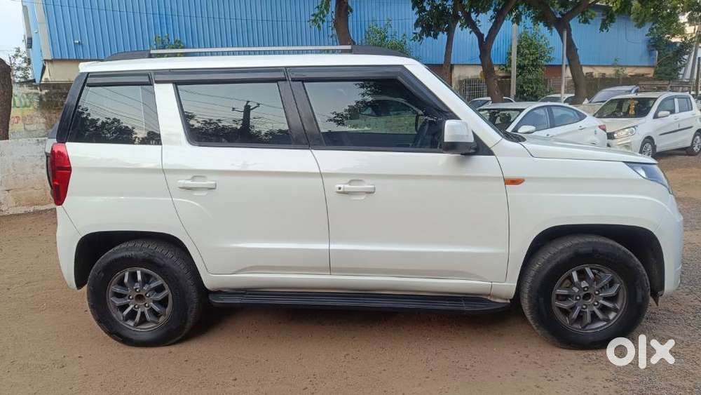 Mahindra Tuv 300 T10, 2018, Diesel