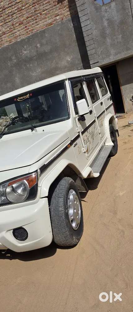 Mahindra Bolero Neo 2015