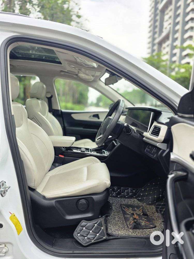 Mahindra Xuv700 2.2 Ax 7 Diesel At Luxury Pack Str, 2023, Diesel