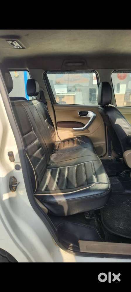 Mahindra Tuv 300 T10 Amt (automatic), 2016, Diesel