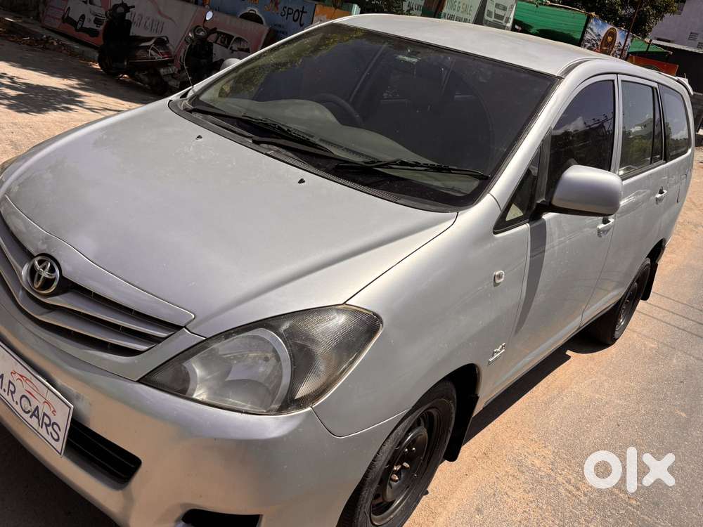 Toyota Innova 2004-2011 2.5 G4 Diesel 8-seater, 2011, Diesel