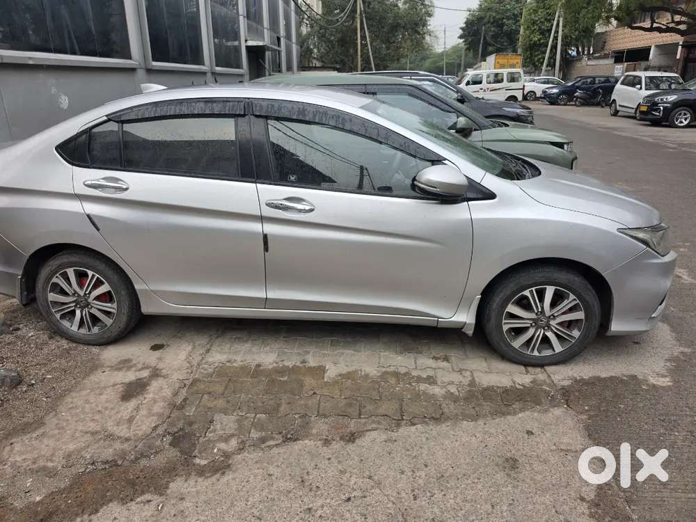 Selling The Honda City With Mind Condition And Complete New Interior