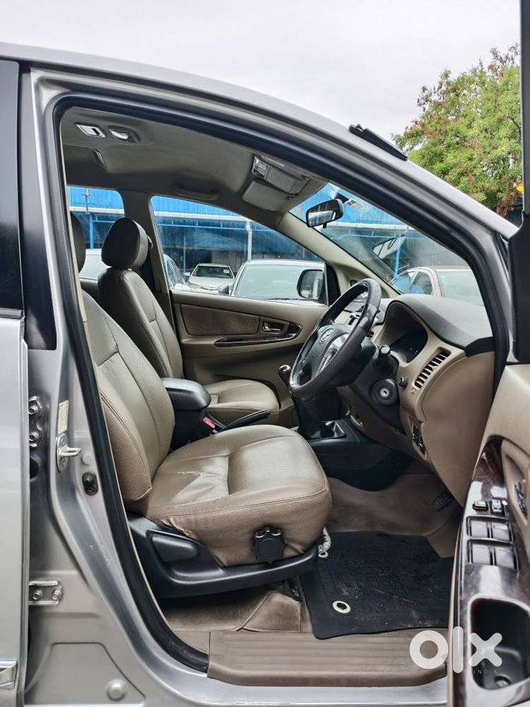 Toyota Innova 2.5 V 8 Str, 2015, Diesel