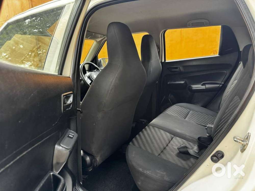 Maruti Suzuki Swift 1.2 Lxi (o), 2022, Petrol