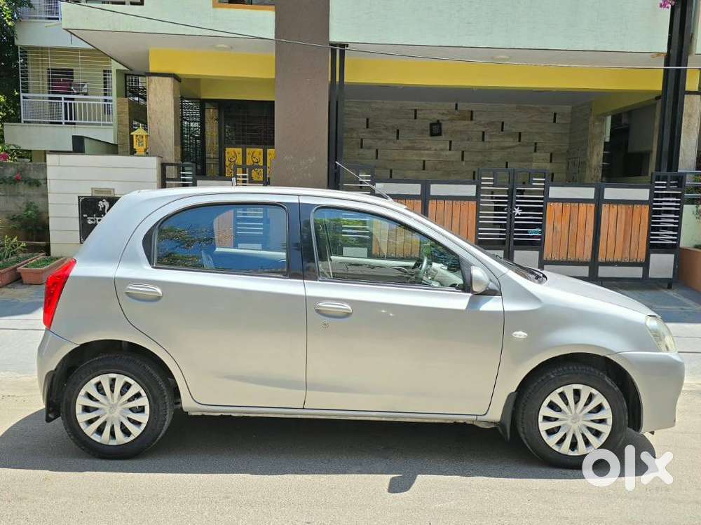 Toyota Etios Liva 2011-2012 G, 2011, Petrol