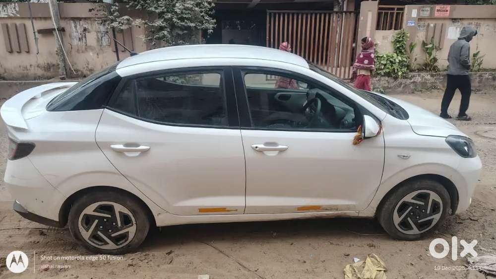 Mere Ko Yaha Nhi Rehna Hai Abb Isliye Gadi Ko Bech Rhe Hai