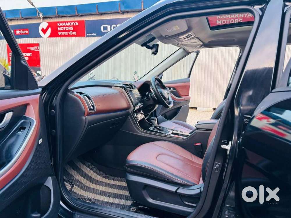 Hyundai Alcazar 2.0 Signature (o) Petrol At 6 Str, 2021, Petrol