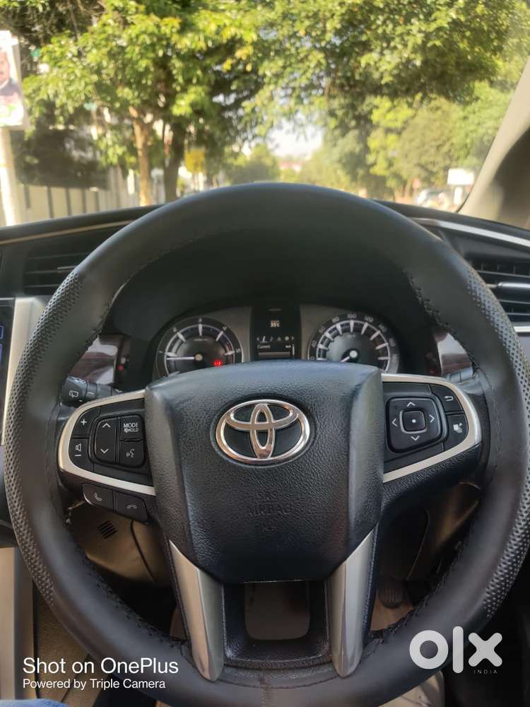 Toyota Innova Crysta 2.4 V 7 Str, 2016, Diesel