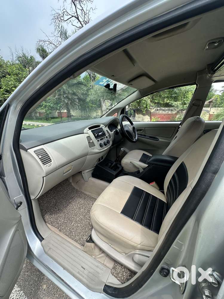 Toyota Innova 2.5 G (diesel) 8 Seater, 2014, Diesel