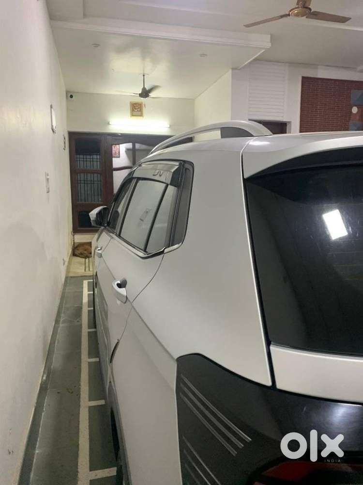 Volkswagen Taigun 1.0 Tsi Highline At, 2022, Petrol