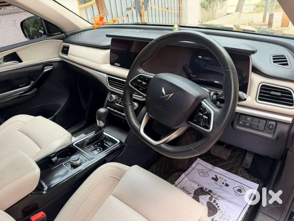 Mahindra Xuv 7xl Petrol(2023)