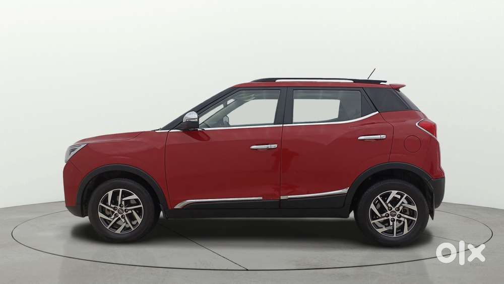 Mahindra Xuv300 1.2 W8 (o) Amt Petrol, 2022, Petrol