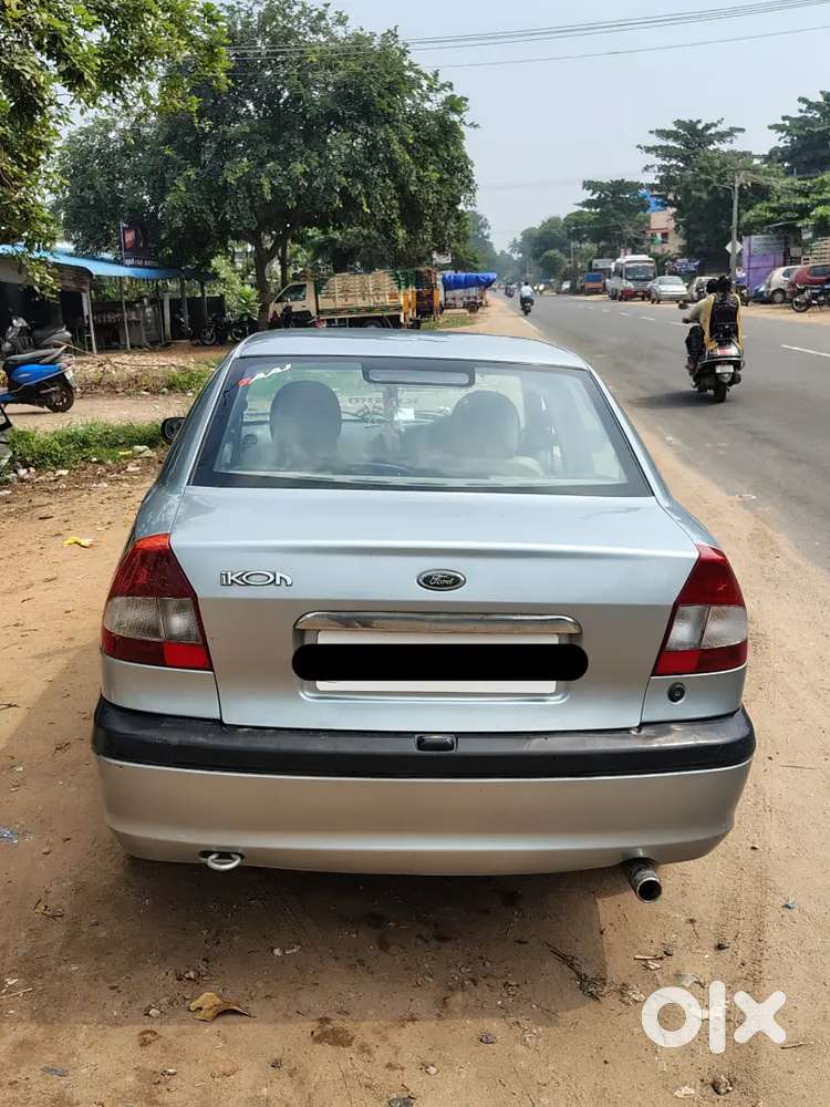 Ford Ikon 1.6 Zxi 2004