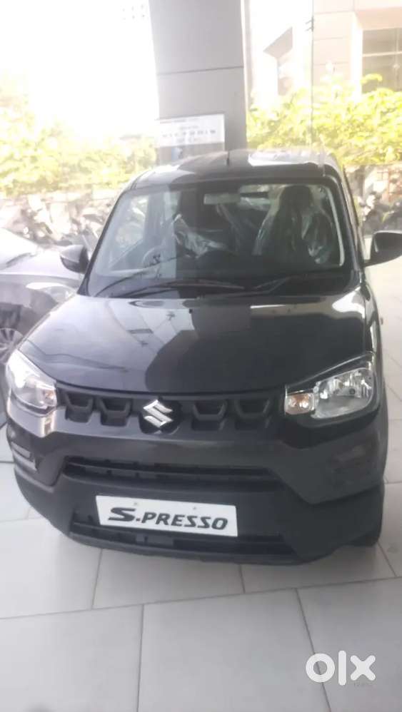 Showroom Vehicle