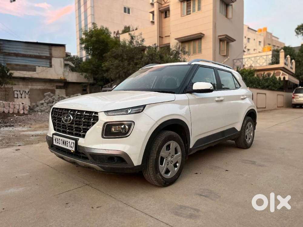 Hyundai Venue 1.2 S Plus, 2022, Petrol