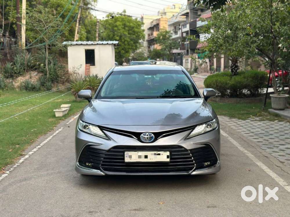 Toyota Camry Hybrid, 2022