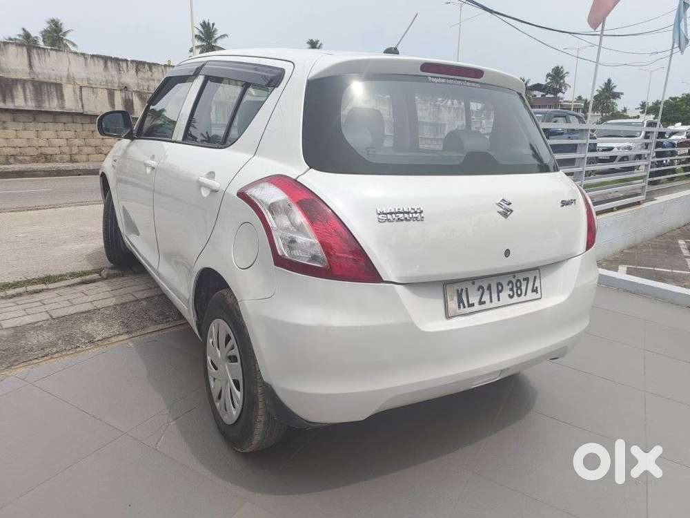 Maruti Suzuki Swift Lxi Option, 2017, Petrol