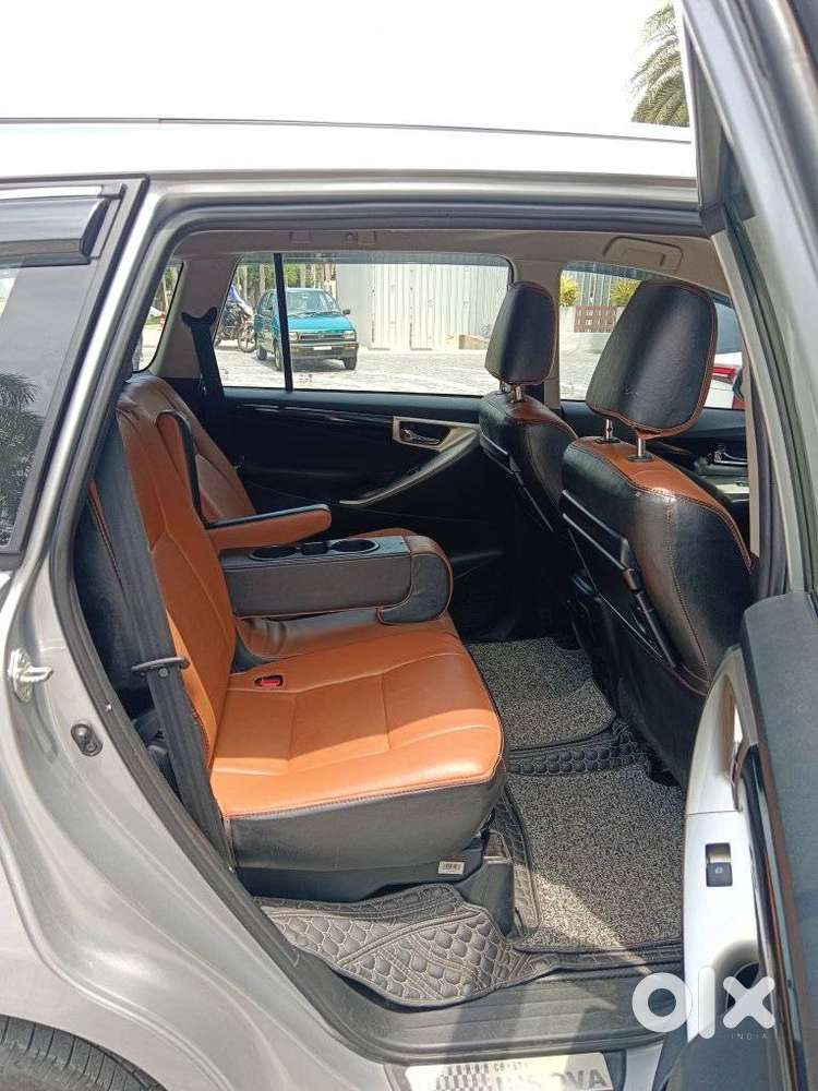 Toyota Innova Crysta 2.7 V, 2022, Petrol