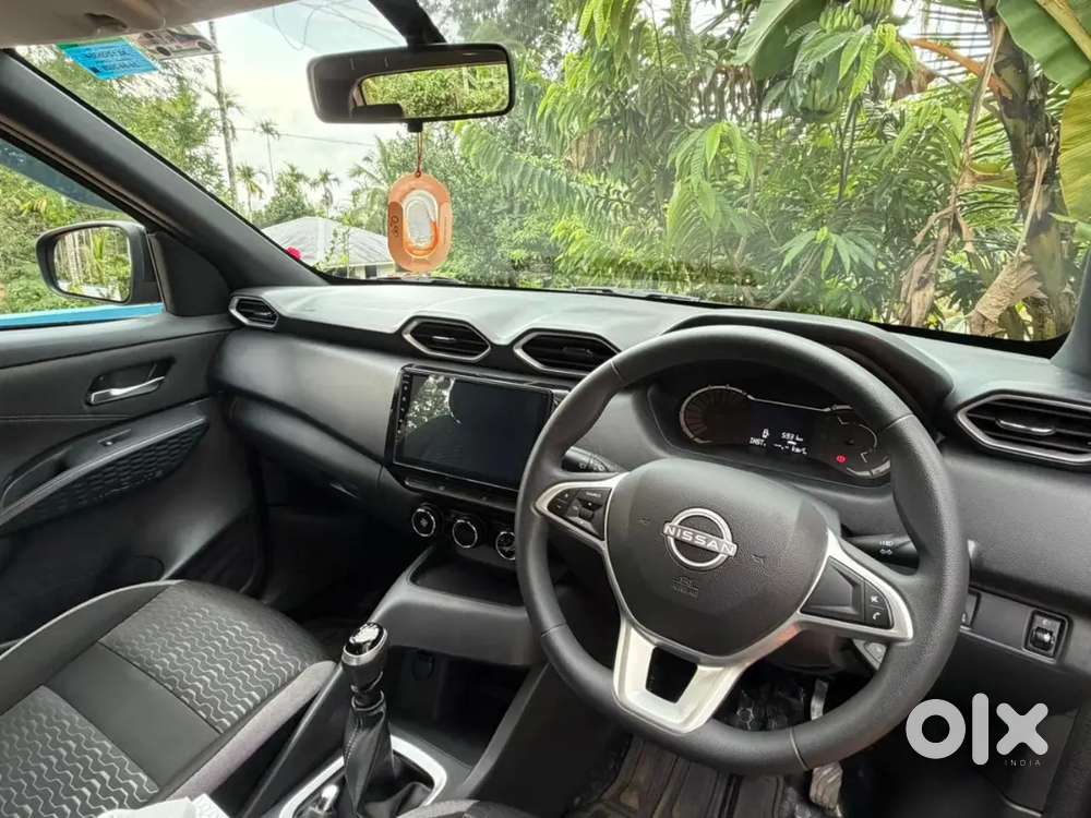 Nissan Magnite Acenta 2025 Variant
