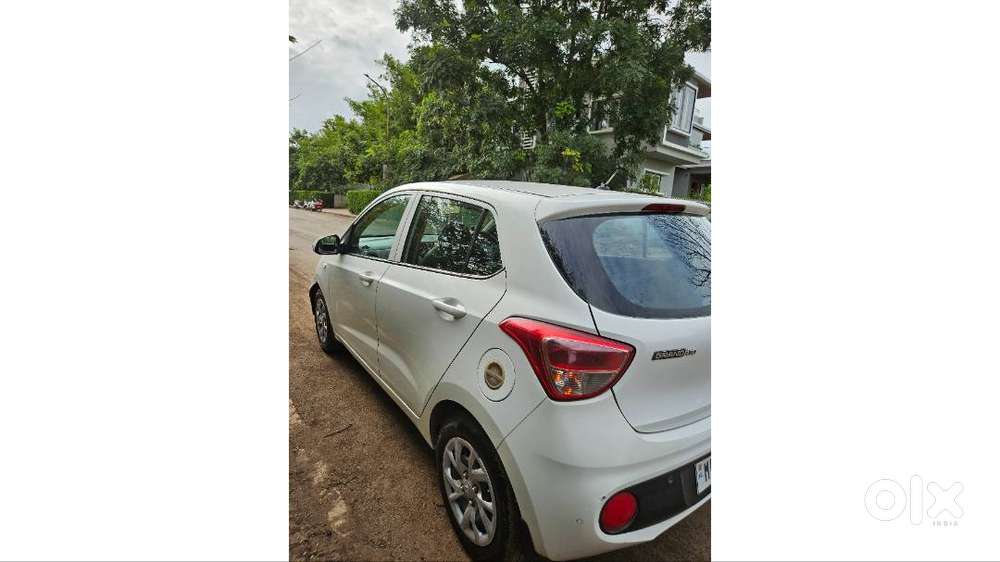 Grand I10 Sportz 2017