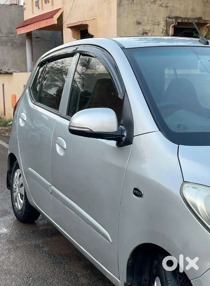 Hyundai I10 Sunroof 2011 Petrol+cng Well Maintained