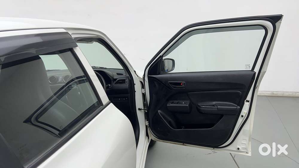 Maruti Suzuki Swift 1.3 Lxi, 2022, Petrol