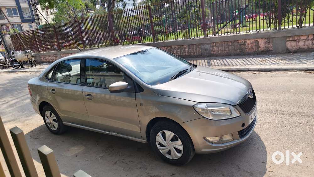 Skoda Rapid Elegance 1.6 Tdi Cr Manual, 2012, Diesel