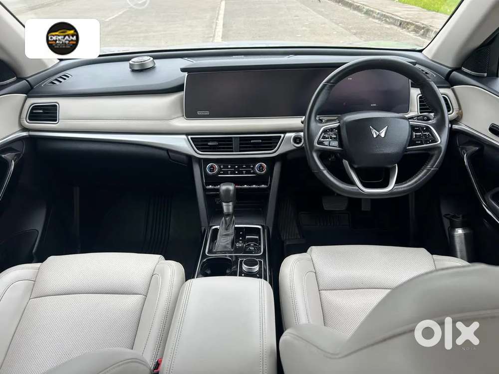 Mahindra Xuv700 2.2 Ax 7 Diesel At Luxury Pack Str Awd, 2022, Diesel