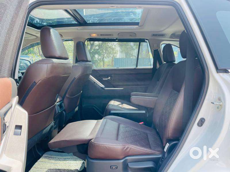 Toyota Innova Hycross 2.0 Zx (o) Hybrid 7 Str, 2024, Petrol