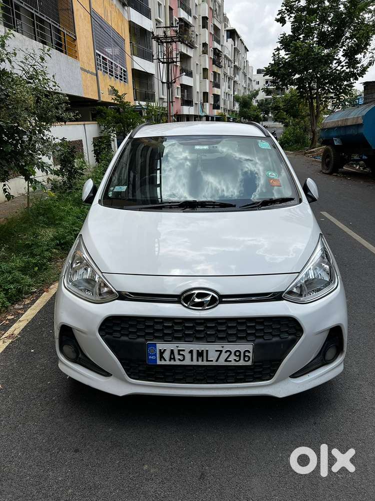 Hyundai Grand I10 2017 Sportz Automatic - Well Maintained With Dashcam