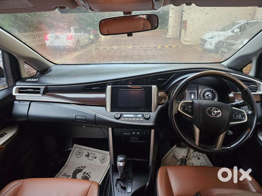 Toyota Innova Crysta 2.8z Automatic, 2016, Diesel