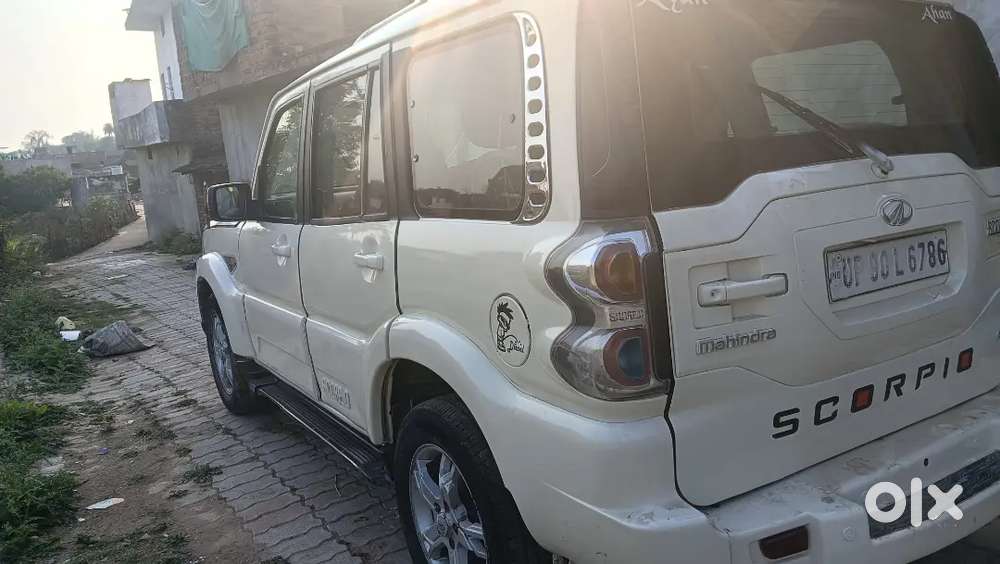 Mujhko Apni Gadi Bechni H