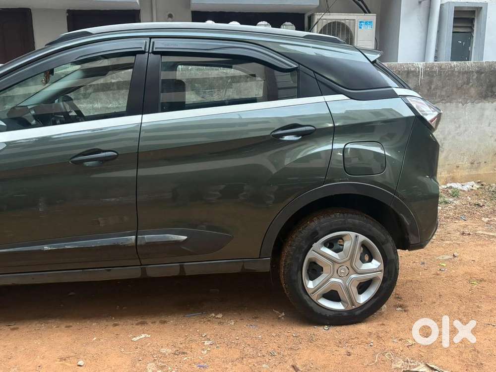 Tata Nexon 2023 Petrol 450000 Km Driven