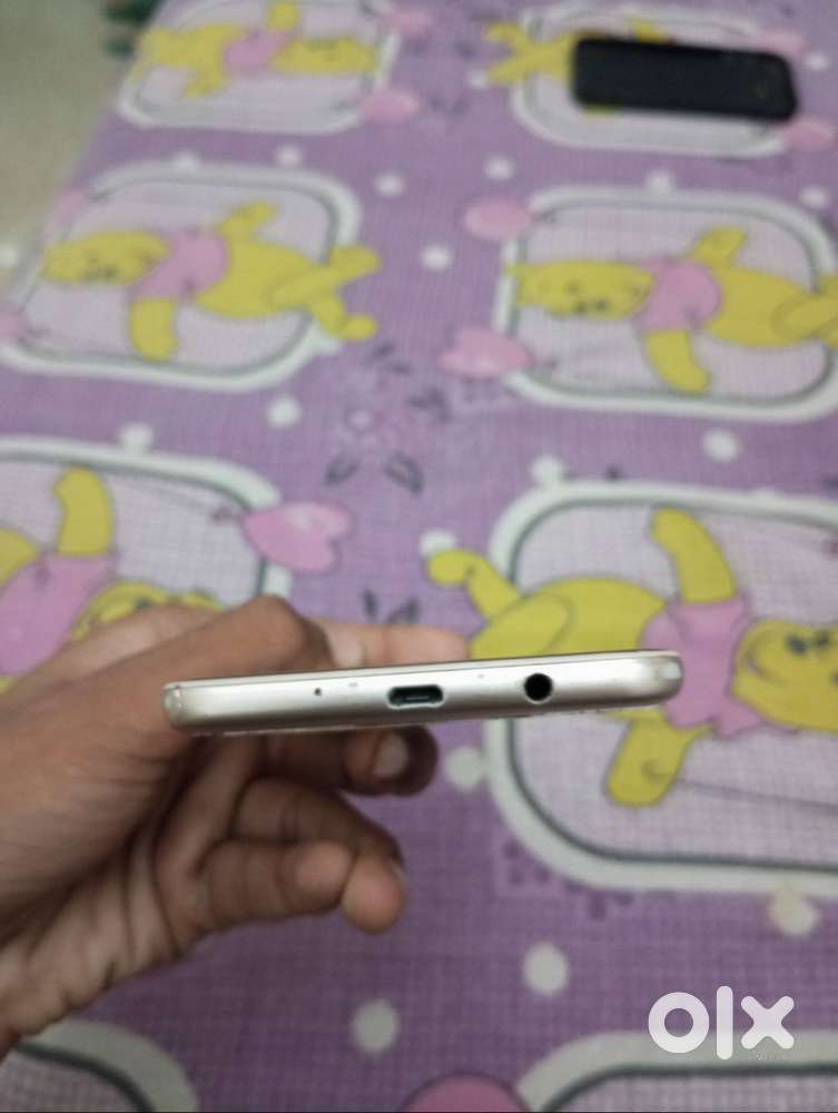 Samsung Galaxy j7 prime phone