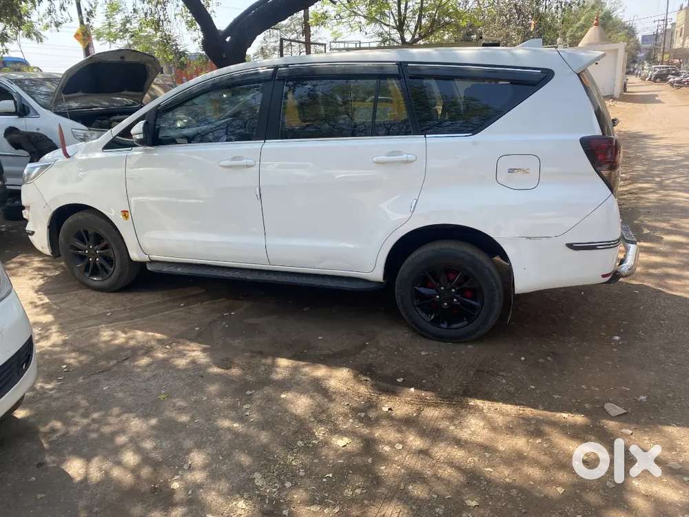 Toyota Innova Crysta 2017