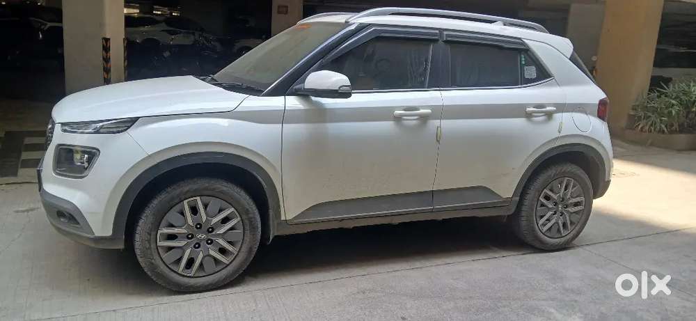 Hyundai Venue 2022 Diesel 55400 Km Driven Well Maintined Car