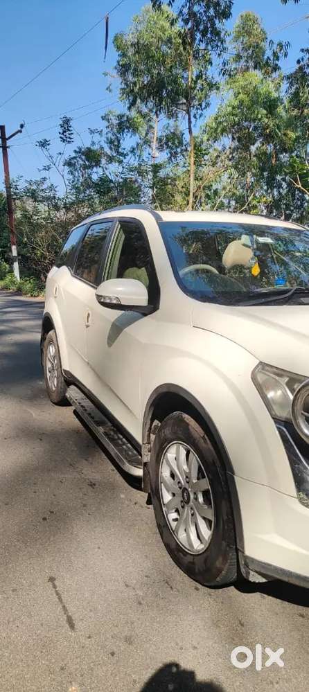Xuv 500 W10 7 Seater