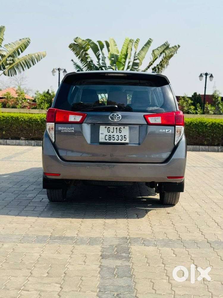 Toyota Innova Crysta 2.8 Zx At 7 Seater, 2016, Diesel